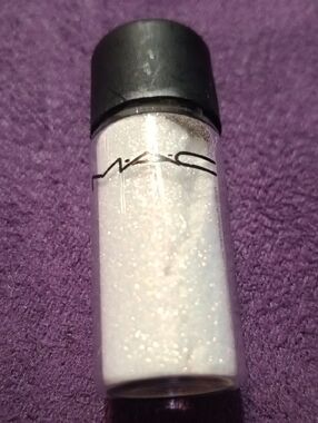MAC Cosmetics Iridescent White Shimmer Loose Eyeshadow Pigment
